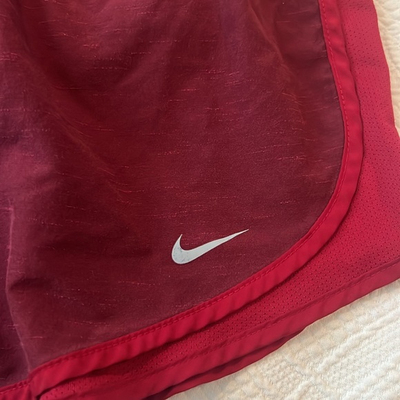Nike dry fit shorts - Picture 2 of 6
